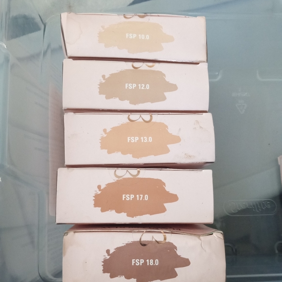 Makeup - Picture 4 of 5